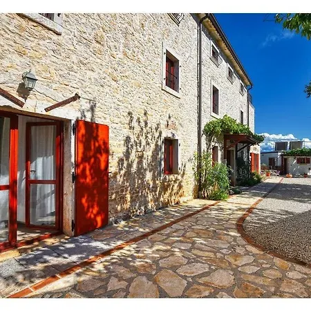 Hotel Bella Istria With Sea Views And Pool Kaštelir