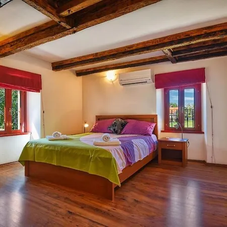 Bella Istria With Sea Views And Pool Kaštelir