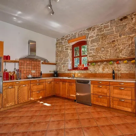 Bella Istria With Sea Views And Pool
